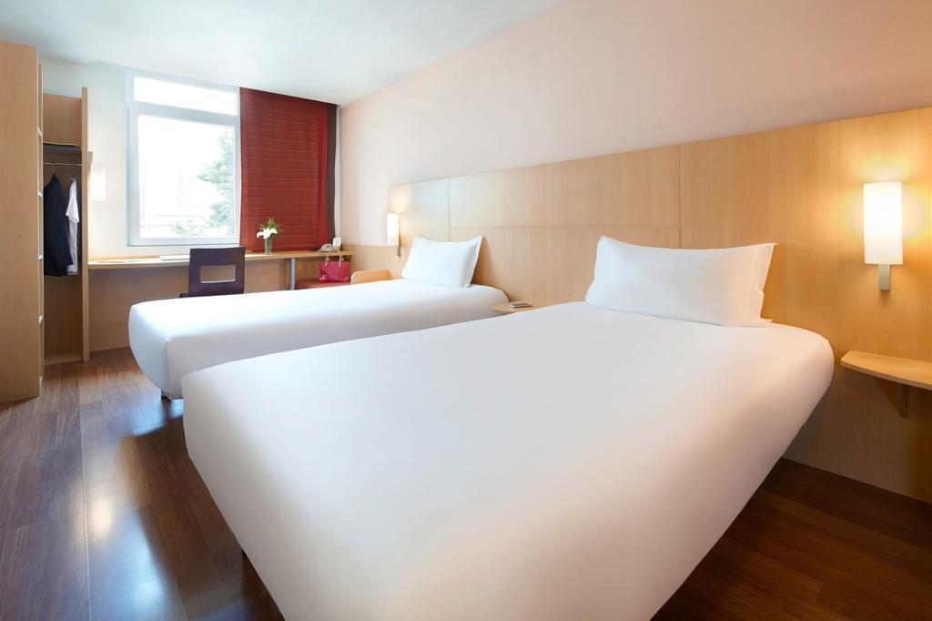 Готель Ibis Chuzhou 1912 Екстер'єр фото