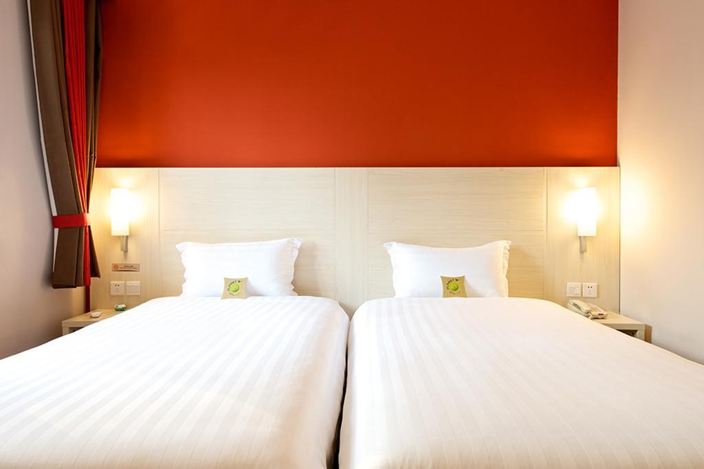 Готель Ibis Chuzhou 1912 Номер фото