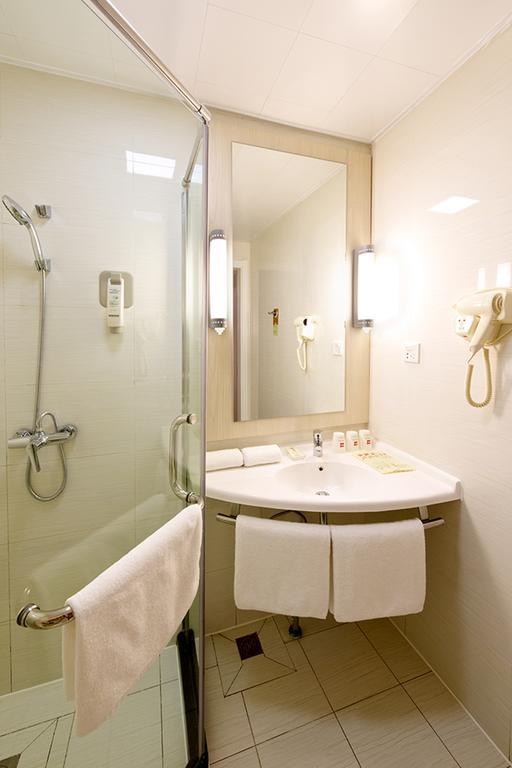 Готель Ibis Chuzhou 1912 Номер фото