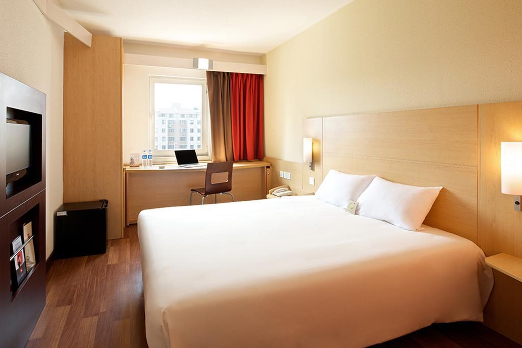 Готель Ibis Chuzhou 1912 Екстер'єр фото