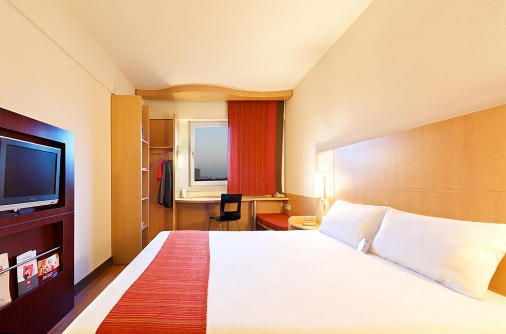 Готель Ibis Chuzhou 1912 Екстер'єр фото