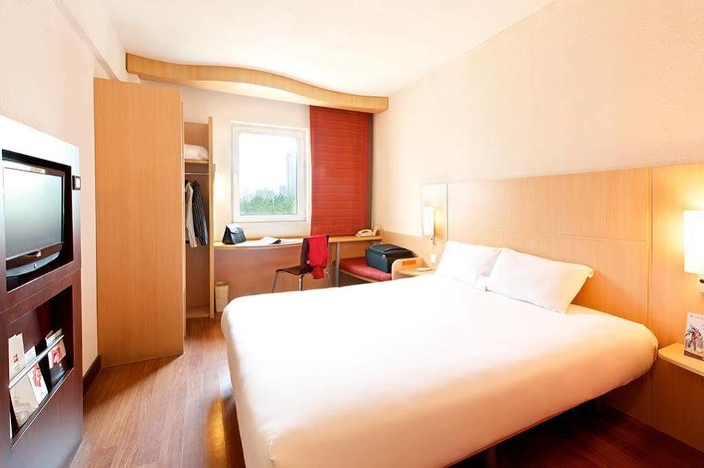 Готель Ibis Chuzhou 1912 Екстер'єр фото